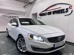 Vit Begagnad 2014 Volvo V60 Momentum Kombi | 134 900 kr (Marknadspris)