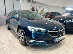 Grön (mörkgrön metallic) Begagnad 2017 Opel Insignia Business Kombi | 159 900 kr (Marknadspris)