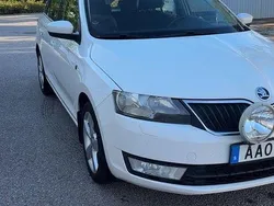 Vit Begagnad 2015 Skoda Rapid Kombi | 79 900 kr (Marknadspris)