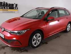 Mörkröd Begagnad 2022 VW Golf VIII Kombi | 269 500 kr (Lite dyr)