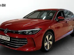 Röd Begagnad 2024 VW Passat Business Kombi | 369 000 kr (Marknadspris)