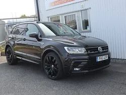 Svart Begagnad 2020 VW Tiguan R-line SUV | 299 000 kr (Marknadspris)