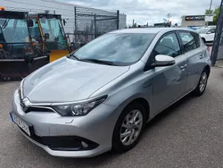 Silver Begagnad 2017 Toyota Auris Hybrid Halvkombi | 119 000 kr (Marknadspris)