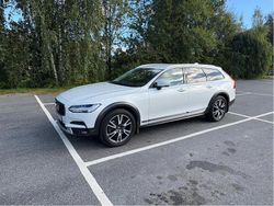Vit Begagnad 2020 Volvo V90 CC Kombi | 339 000 kr (Marknadspris)
