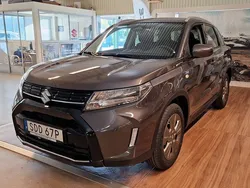 Grå Ny 2024 Suzuki Vitara SUV | 338 800 kr (Marknadspris)