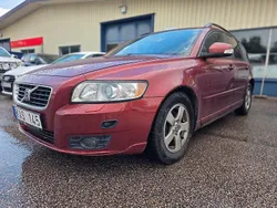 Röd Begagnad 2009 Volvo V50 Momentum Kombi | 29 900 kr (Marknadspris)