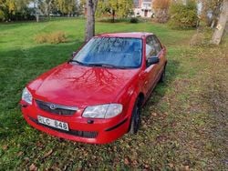 Röd Begagnad 2000 Mazda 3 Sedan | 14 000 kr