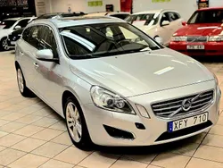 Ljusgrå Begagnad 2012 Volvo V60 Summum Kombi | 114 900 kr (Marknadspris)