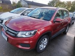 Röd Begagnad 2011 VW Tiguan Track & Field SUV | 59 900 kr (Marknadspris)