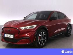 Röd Begagnad 2021 Ford Mustang Mach-E SUV | 370 900 kr (Marknadspris)