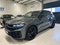 Grå Begagnad 2024 VW Touareg R SUV | 929 900 kr (Dyr)