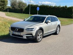 Brun Begagnad 2019 Volvo V90 CC Momentum Kombi | 325 000 kr (Marknadspris)
