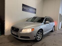 Ljusgrå Begagnad 2008 Volvo V70 Kinetic Kombi | 44 900 kr (Bra pris)