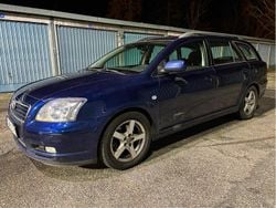 Blå Begagnad 2005 Toyota Avensis Kombi | 23 000 kr (Superpris)
