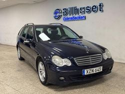 Mörkblå (blå) Begagnad 2006 Mercedes C220 Classic Kombi | 49 900 kr (Lite dyr)