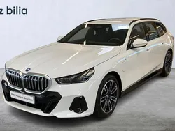 Vit Begagnad 2024 BMW 530e M Sport Kombi | 659 000 kr (Superpris)
