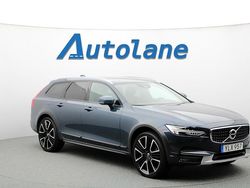 Mörkblå (denim blue) Begagnad 2018 Volvo V90 CC Kombi | 329 900 kr (Marknadspris)