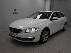 Vit Begagnad 2014 Volvo V60 Kinetic Kombi | 149 900 kr (Marknadspris)