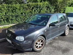 Svart Begagnad 2001 VW Golf IV Highline Halvkombi | 20 000 kr (Marknadspris)