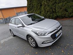 Silver Begagnad 2016 Hyundai i20 Halvkombi | 97 900 kr (Marknadspris)