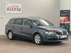 Ljusgrå Begagnad 2009 VW Passat Sportline Kombi | 59 900 kr (Marknadspris)