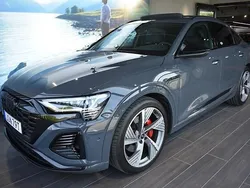 Grå (magnetgrå) Begagnad 2024 Audi Q8 Sportback e-tron S-Line SUV | 829 000 kr