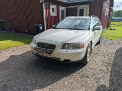 Vit Begagnad 2007 Volvo V70 Kinetic Kombi | 28 000 kr (Marknadspris)