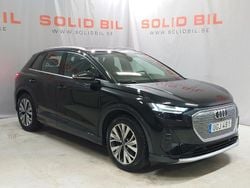 Svart Begagnad 2022 Audi Q4 e-tron Comfort SUV | 288 900 kr (Marknadspris)