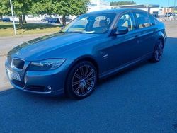 Grå Begagnad 2011 BMW 320 Comfort Edition Sedan | 84 900 kr (Marknadspris)