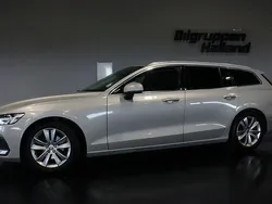 Vit Begagnad 2018 Volvo V60 Momentum Kombi | 209 900 kr (Marknadspris)