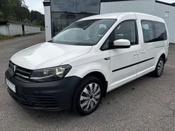 Vit Begagnad 2017 VW Caddy Maxi Life Life Minibuss | 72 500 kr