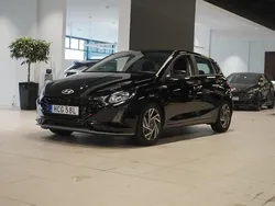 Svart Ny 2024 Hyundai i20 Essential Halvkombi | 219 800 kr (Superpris)