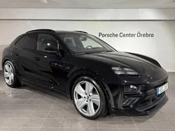 Svart (jet black metallic) Begagnad 2024 Porsche Macan Turbo SUV | 1 469 000 kr (Dyr)