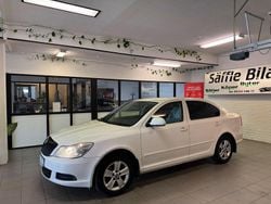 Vit Begagnad 2011 Skoda Octavia Ambiente Halvkombi | 34 900 kr (Marknadspris)