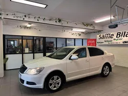 Vit Begagnad 2011 Skoda Octavia Ambiente Halvkombi | 34 900 kr (Marknadspris)