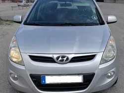 Silver Begagnad 2009 Hyundai i20 Premium Halvkombi | 28 000 kr (Marknadspris)