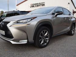 Grå met Begagnad 2015 Lexus NX300h Sport Line SUV | 239 990 kr (Marknadspris)