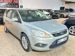 Grå Begagnad 2010 Ford Focus Platinum Kombi | 32 900 kr (Marknadspris)
