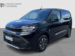 Svart Ny 2024 Toyota Proace City Van | 420 000 kr (Dyr)
