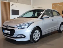 Silver Begagnad 2017 Hyundai i20 Premium Halvkombi | 139 800 kr (Marknadspris)