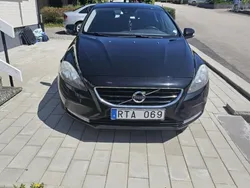 Svart Begagnad 2014 Volvo V40 Kinetic Kombi | 75 000 kr (Bra pris)