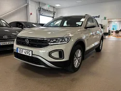 Grå Begagnad 2022 VW T-Roc SUV | 259 900 kr (Marknadspris)