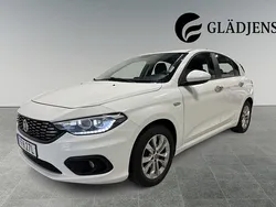 Vit Begagnad 2020 Fiat Tipo Lounge Halvkombi | 129 800 kr (Marknadspris)
