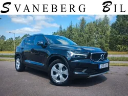 Svart Begagnad 2022 Volvo XC40 Momentum SUV | 299 900 kr (Marknadspris)