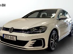 Vit Begagnad 2020 VW Golf VIII GTE Kombi | 239 900 kr (Marknadspris)
