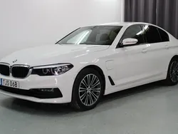 Vit Begagnad 2020 BMW 530e iPerformance Sedan | 379 900 kr (Marknadspris)