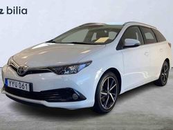 Vit Begagnad 2017 Toyota Auris Touring Sports Kombi | 139 900 kr