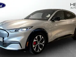 Grå (grey) Begagnad 2021 Ford Mustang Mach-E SUV | 379 900 kr (Marknadspris)