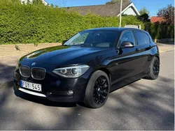 Svart Begagnad 2012 BMW 118 Urban Line Halvkombi | 85 000 kr (Marknadspris)