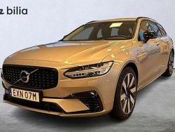 Ljusgrå Begagnad 2023 Volvo V90 Plus Kombi | 449 900 kr (Marknadspris)